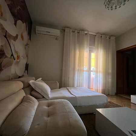 Sunkissed Centre Apartment Wlora Zewnętrze zdjęcie
