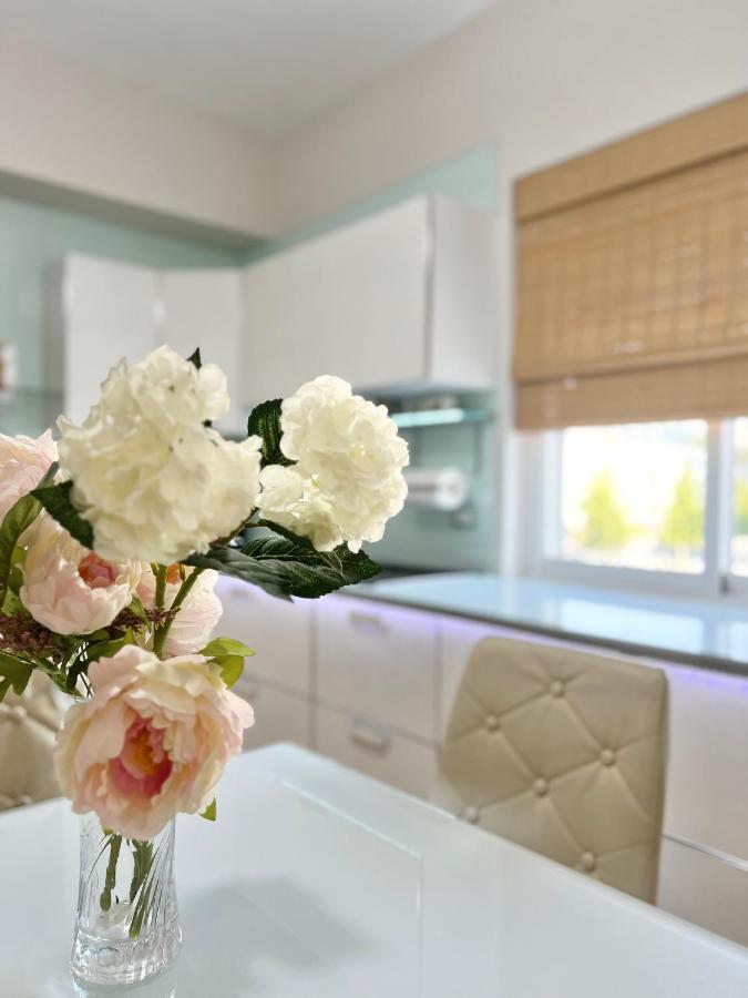 Sunkissed Centre Apartment Wlora Zewnętrze zdjęcie